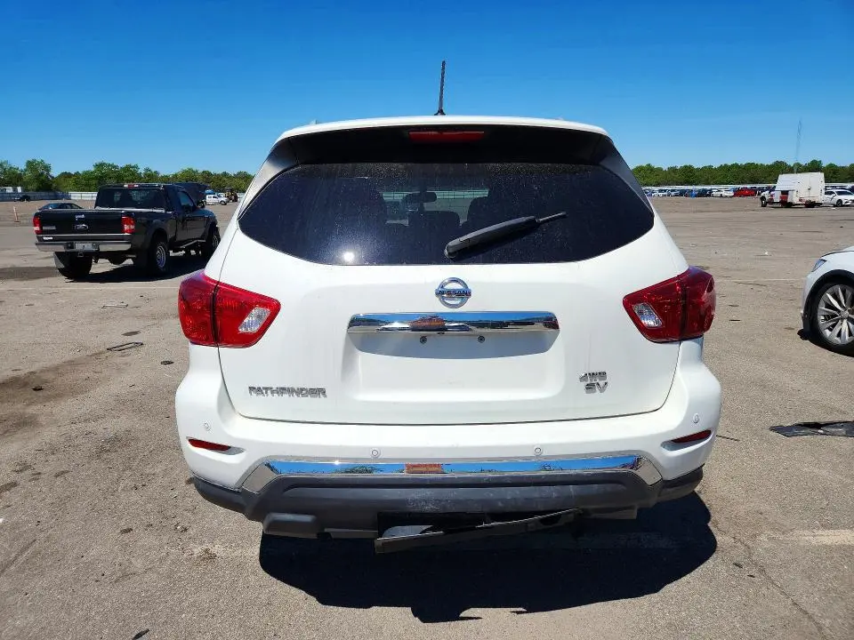 2018 NISSAN PATHFINDER SV  