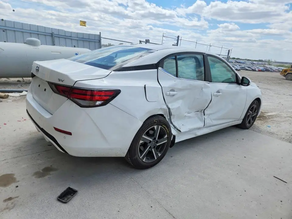 2024 NISSAN SENTRA SV  