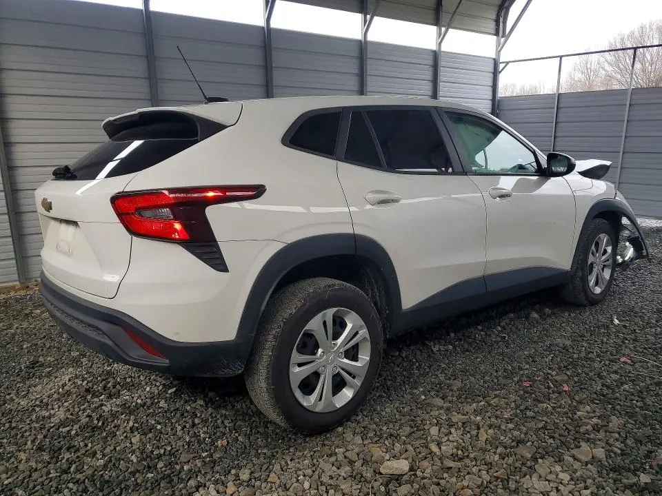 2024 CHEVROLET TRAX LS  
