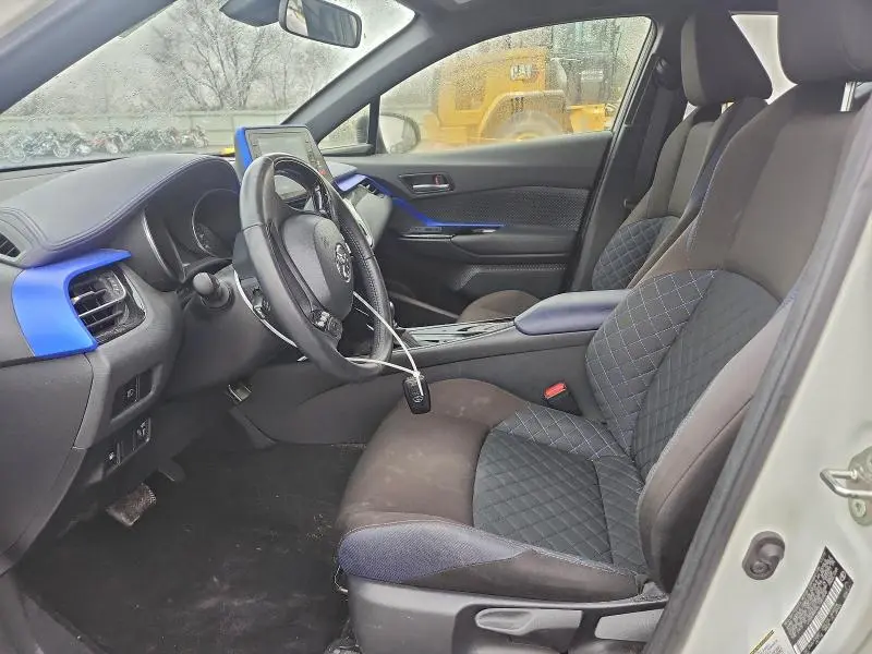 2020 TOYOTA C-HR XLE  