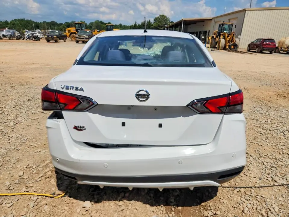 2021 NISSAN VERSA S  