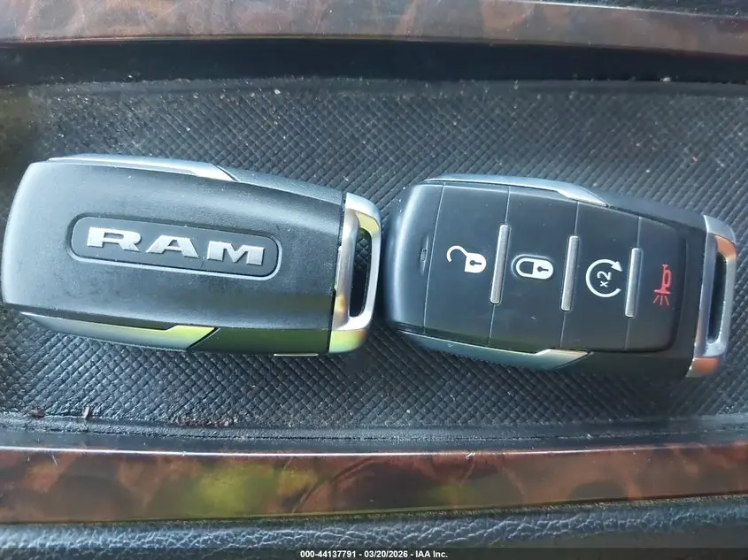 2024 RAM 1500 BIG HORN  4X4 6'4 BOX