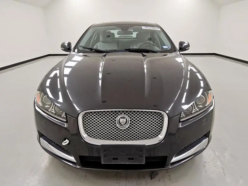 2013 JAGUAR XF   