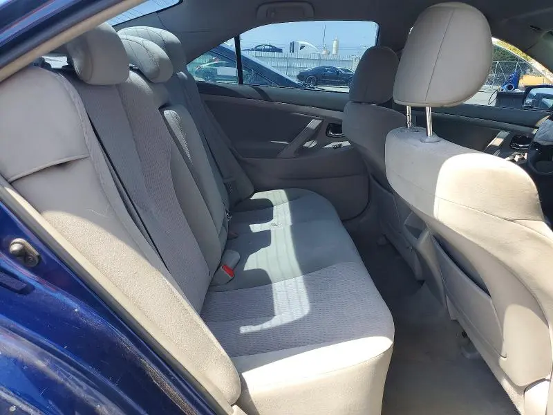 2011 TOYOTA CAMRY LE  