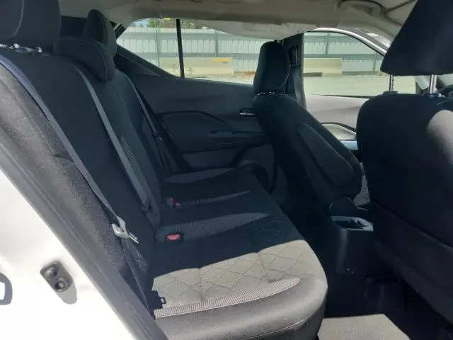 2019 NISSAN KICKS S  