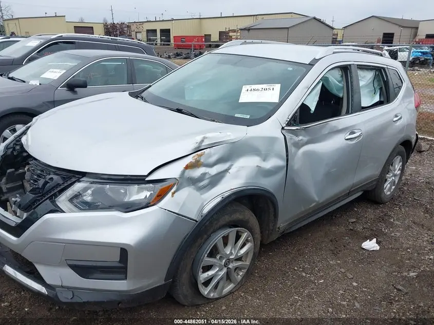 2017 NISSAN ROGUE SV