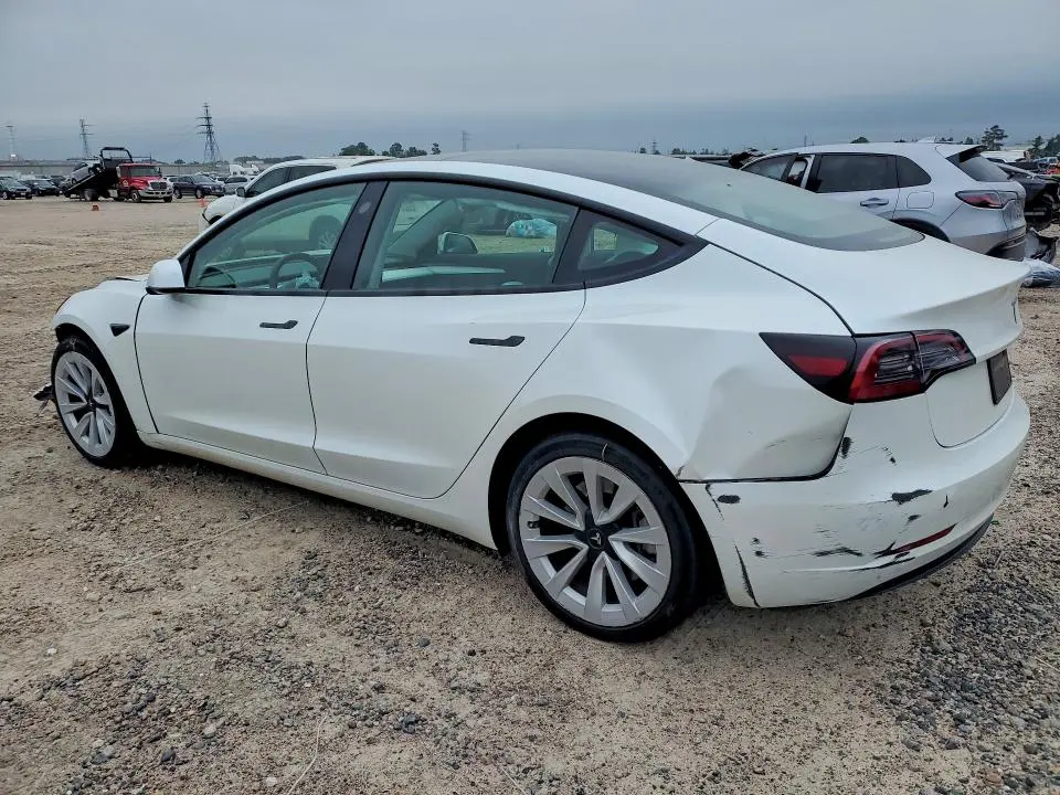 2023 TESLA 3   