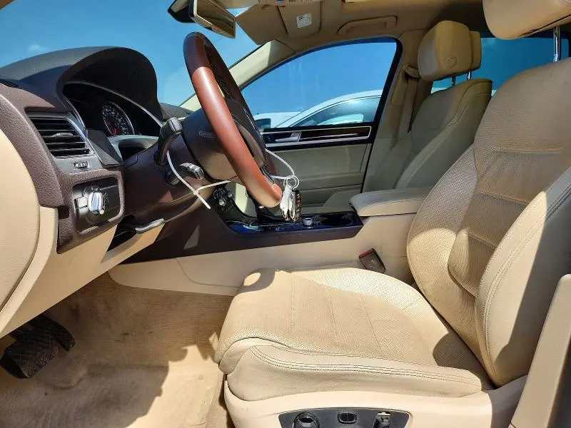 2016 VOLKSWAGEN TOUAREG SPORT  