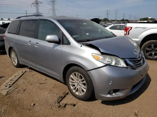 2011 TOYOTA SIENNA XLE
