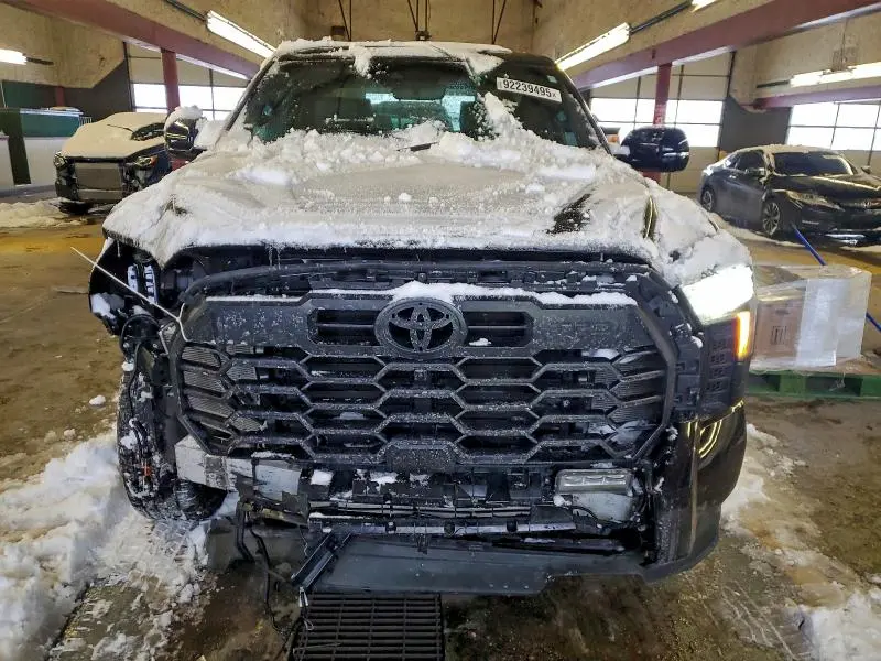 2025 TOYOTA TUNDRA CREWMAX LIMITED  