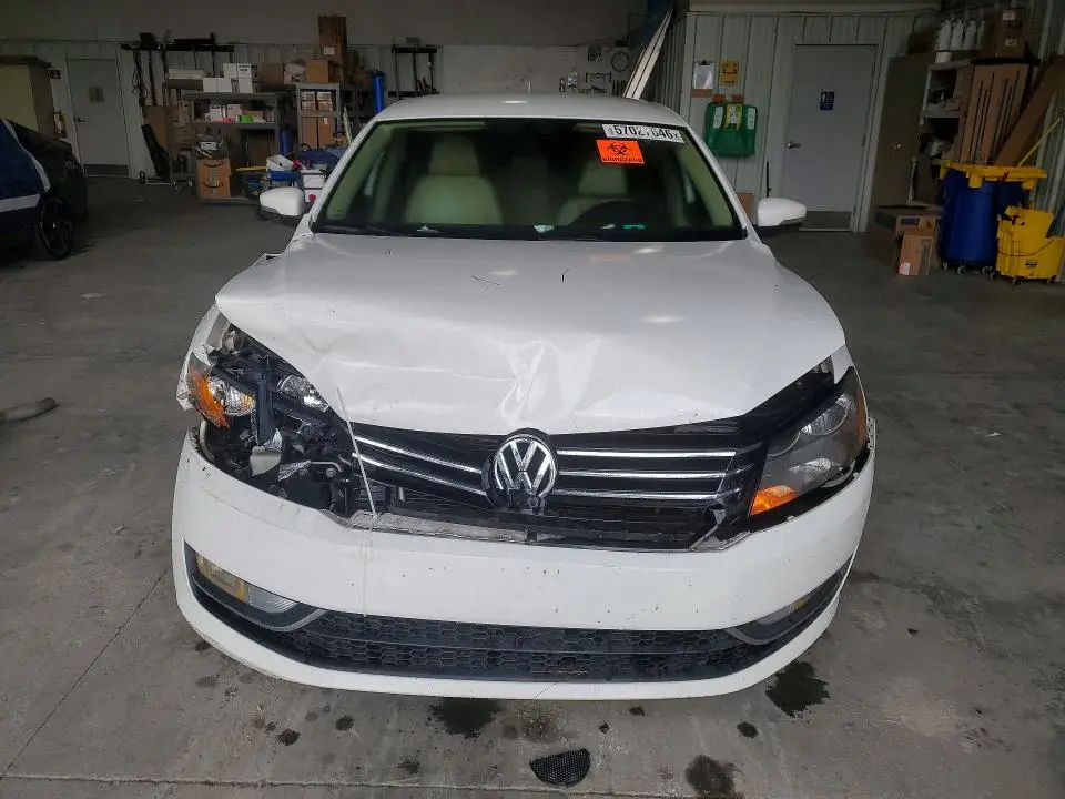 2015 VOLKSWAGEN PASSAT S  