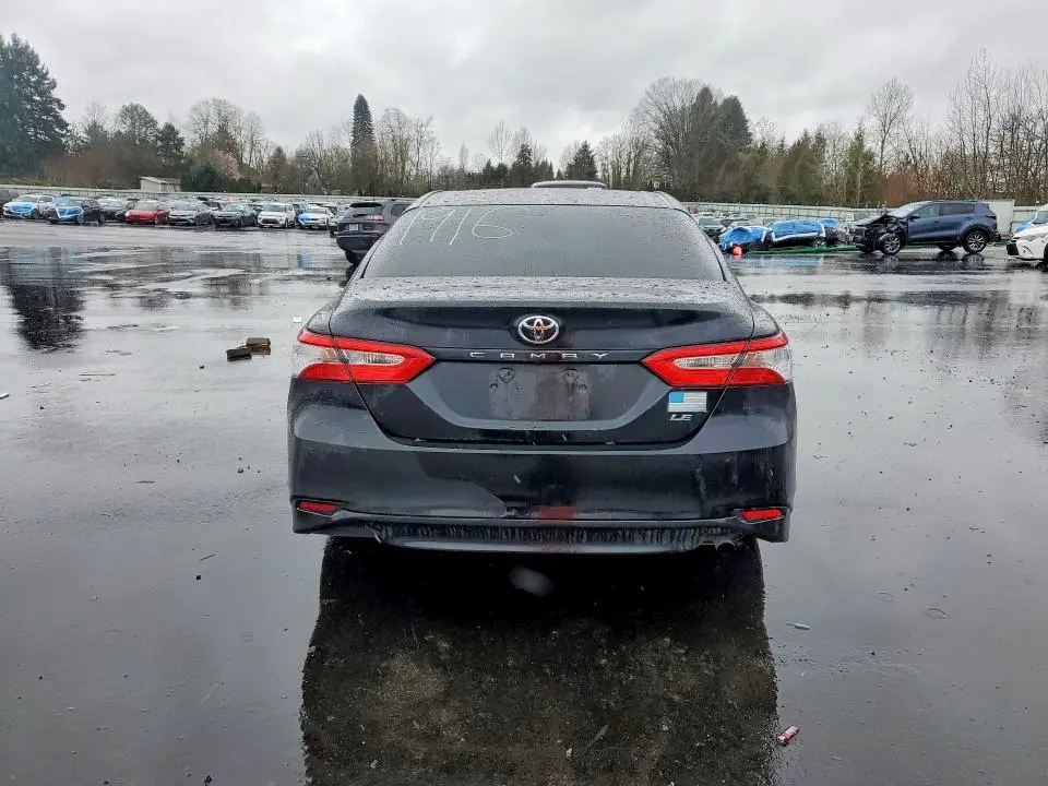 2018 TOYOTA CAMRY LE  