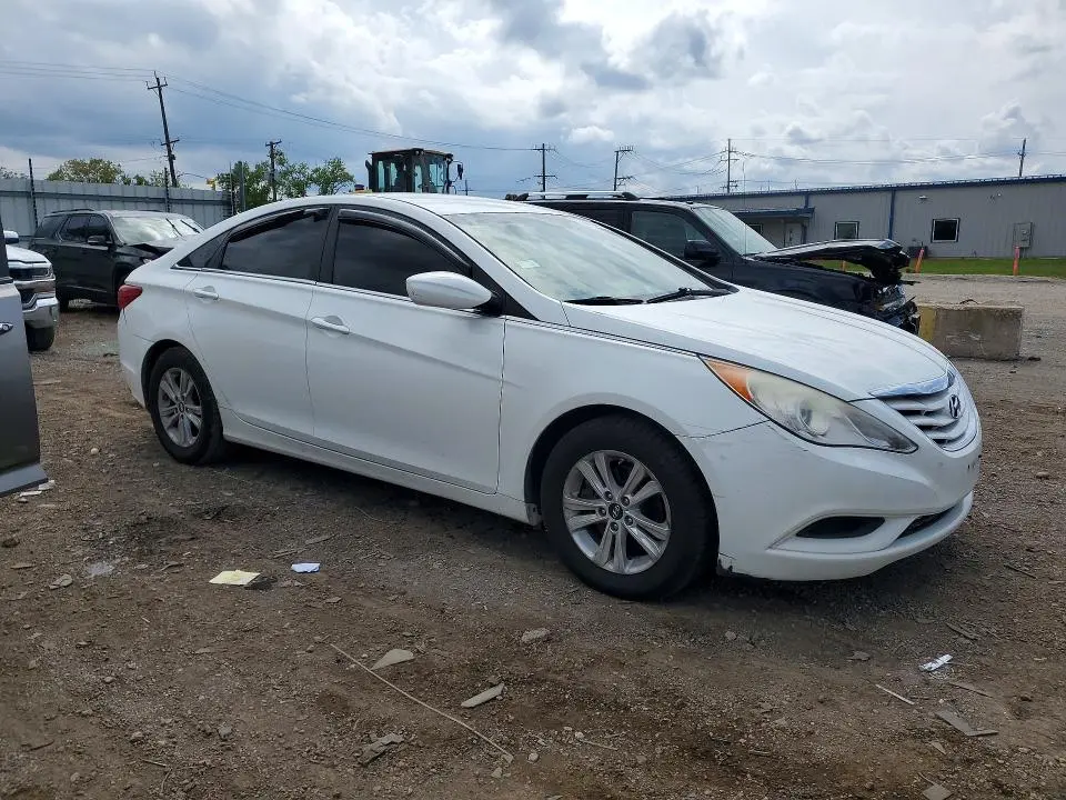 2012 HYUNDAI SONATA GLS  