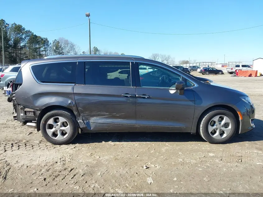 2017 CHRYSLER PACIFICA TOURING-L PLUS