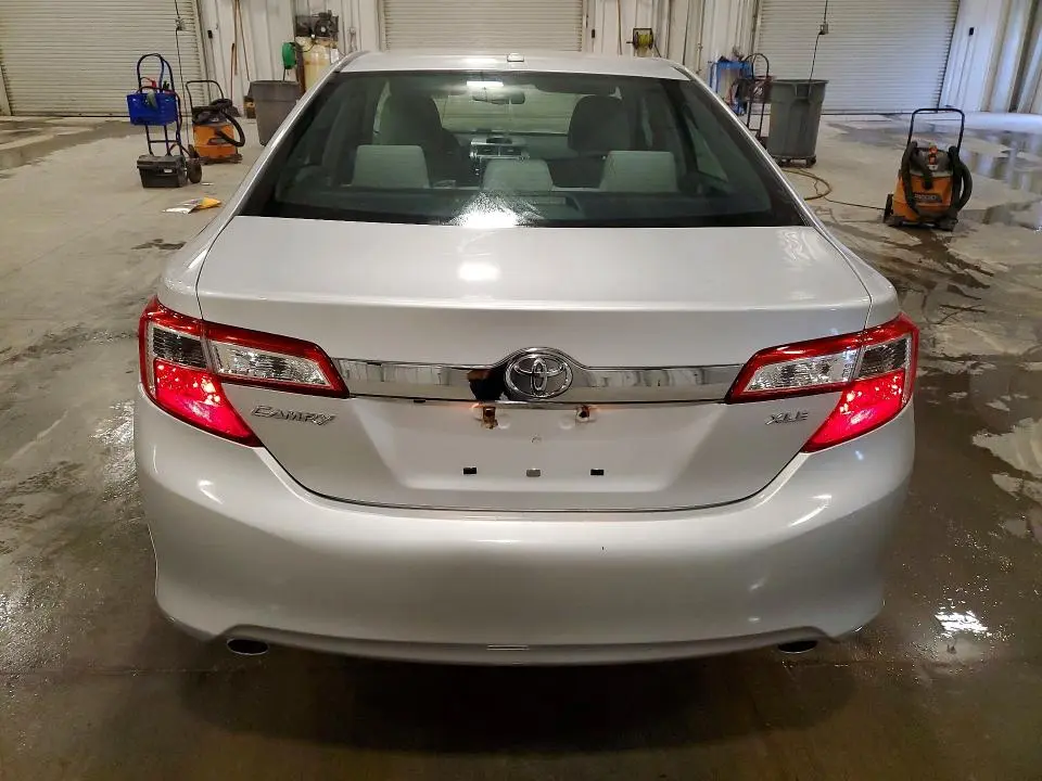 2014 TOYOTA CAMRY XLE V6  