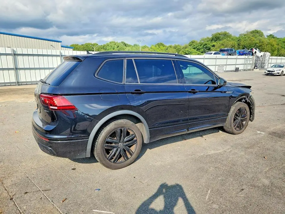 2022 VOLKSWAGEN TIGUAN SE R-LINE BLACK  
