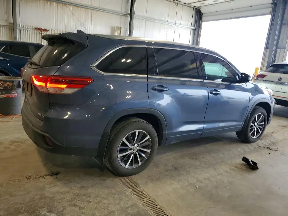 2018 TOYOTA HIGHLANDER XLE  