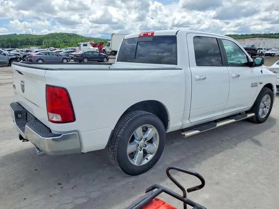 2017 RAM 1500 SLT  