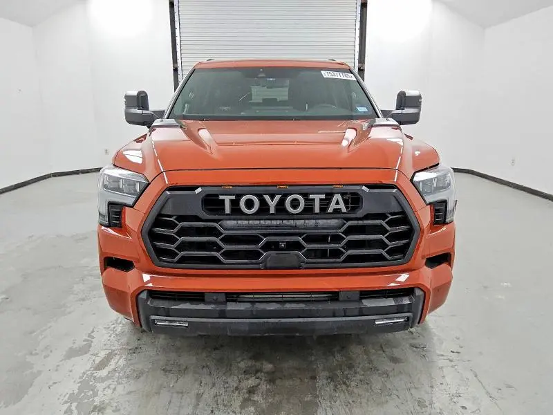 2024 TOYOTA SEQUOIA SR5  