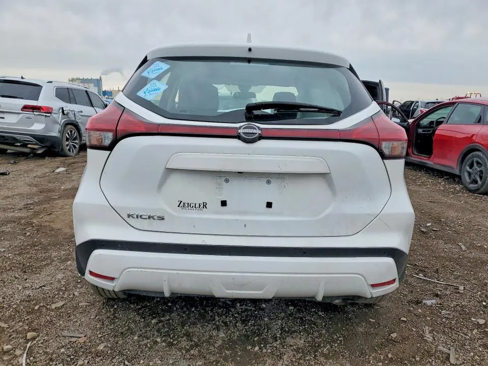 2024 NISSAN KICKS S  