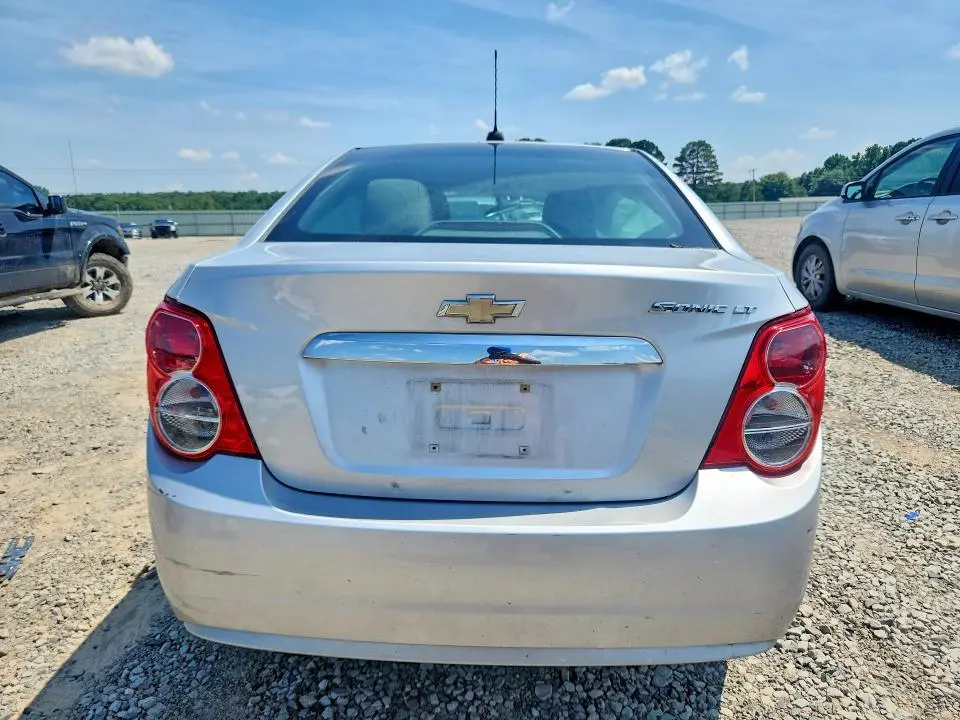 2015 CHEVROLET SONIC LT  