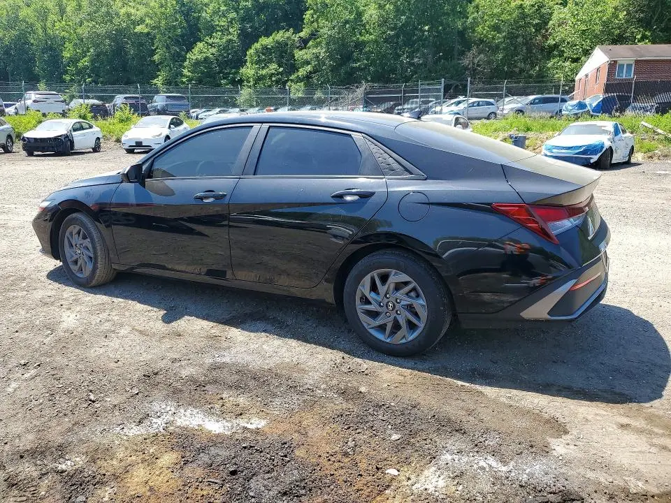 2024 HYUNDAI ELANTRA SEL  