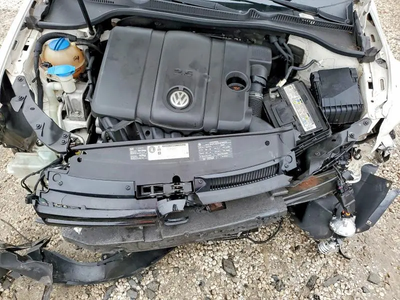 2010 VOLKSWAGEN GOLF   