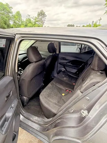 2021 NISSAN KICKS S  