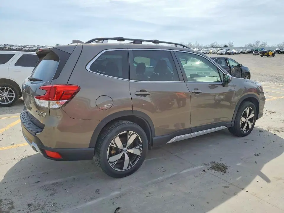 2021 SUBARU FORESTER   