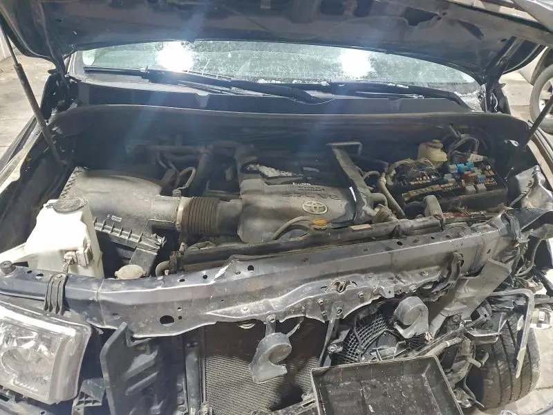 2015 TOYOTA SEQUOIA SR5  