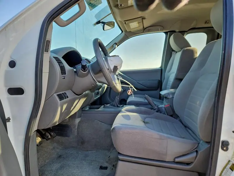 2013 NISSAN FRONTIER S  