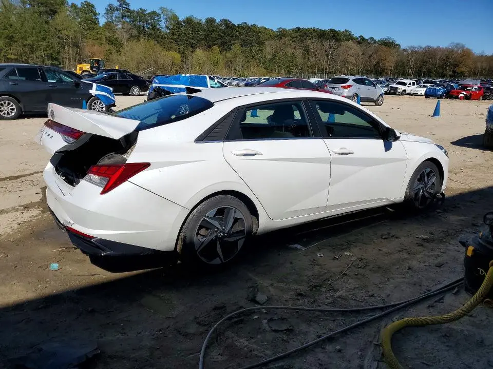 2021 HYUNDAI ELANTRA SEL  