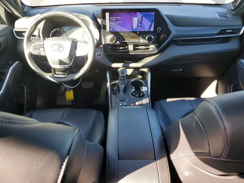 2024 TOYOTA HIGHLANDER XSE  