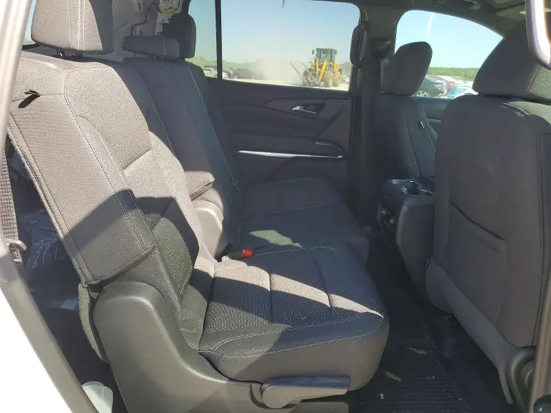 2024 CHEVROLET TRAVERSE LS  