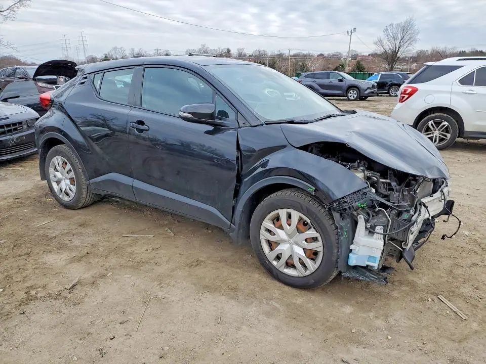 2021 TOYOTA C-HR LE  