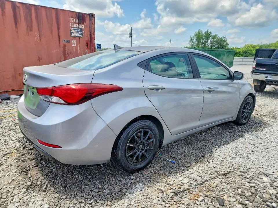 2015 HYUNDAI ELANTRA SE  