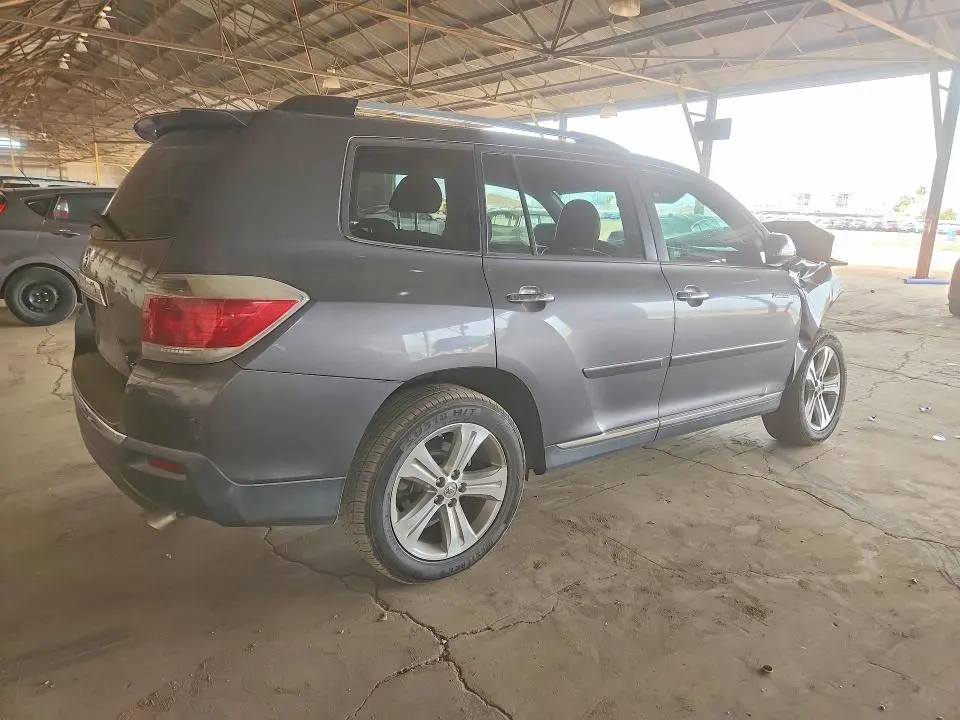 2011 TOYOTA HIGHLANDER LIMITED  