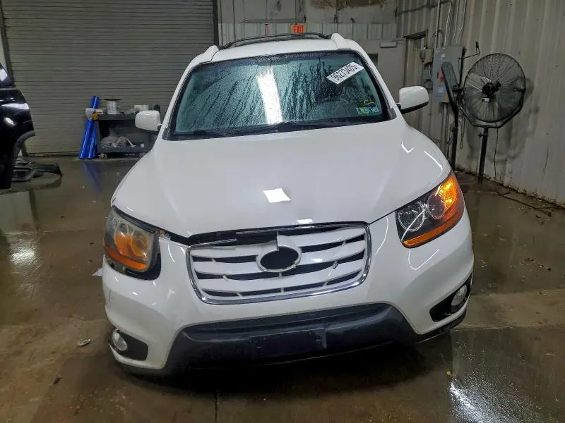 2010 HYUNDAI SANTA FE SE  