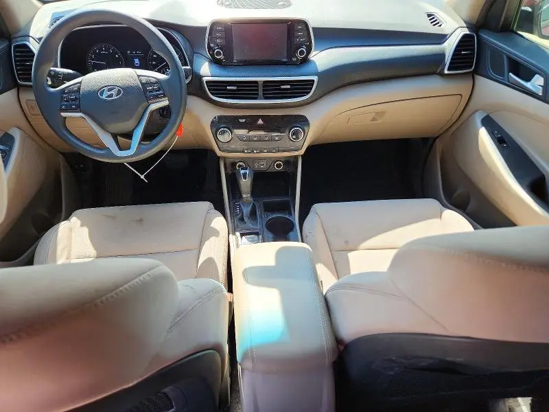 2021 HYUNDAI TUCSON SE  