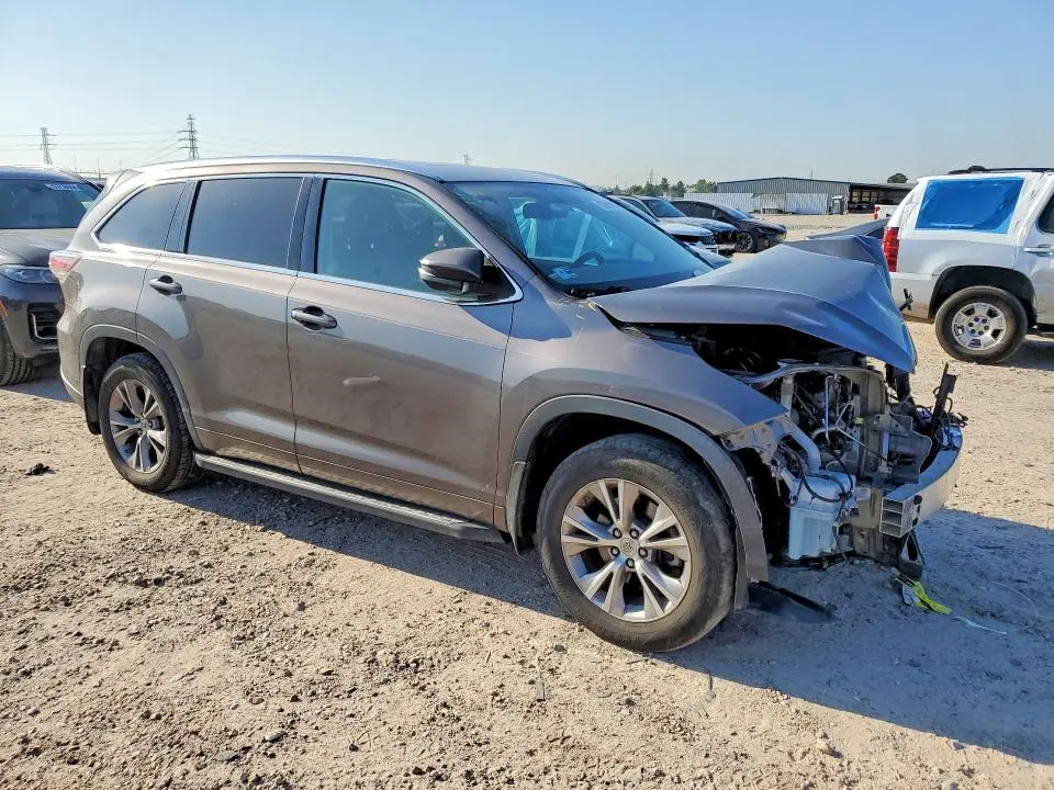 2015 TOYOTA HIGHLANDER XLE  