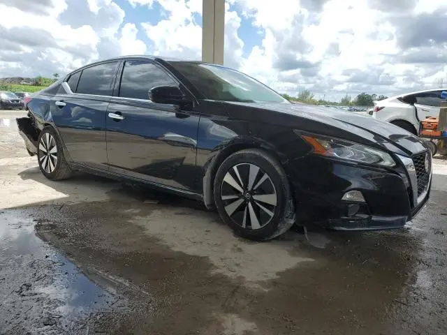 2019 NISSAN ALTIMA SV  