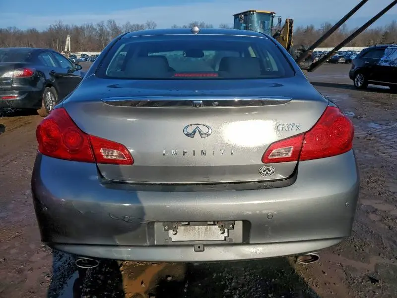 2013 INFINITI G37   