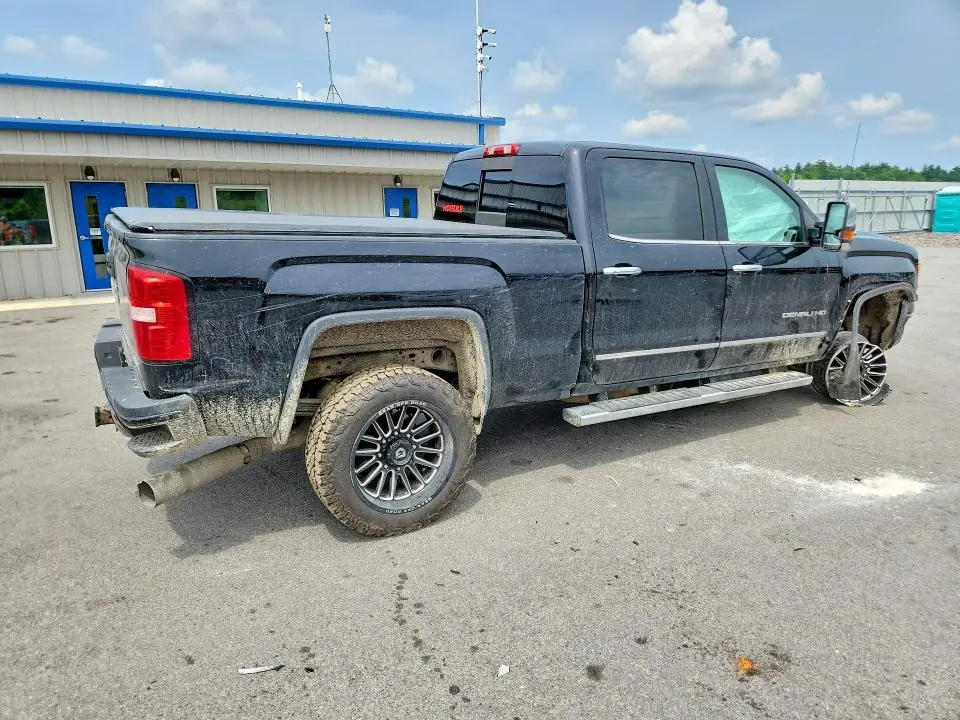 2017 GMC SIERRA K2500 DENALI  