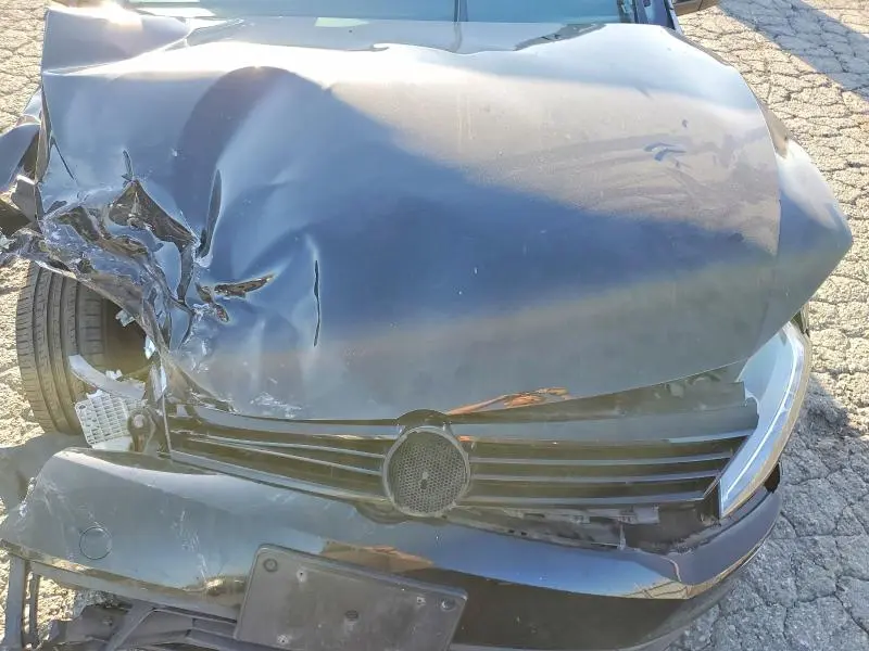 2012 VOLKSWAGEN JETTA SE  