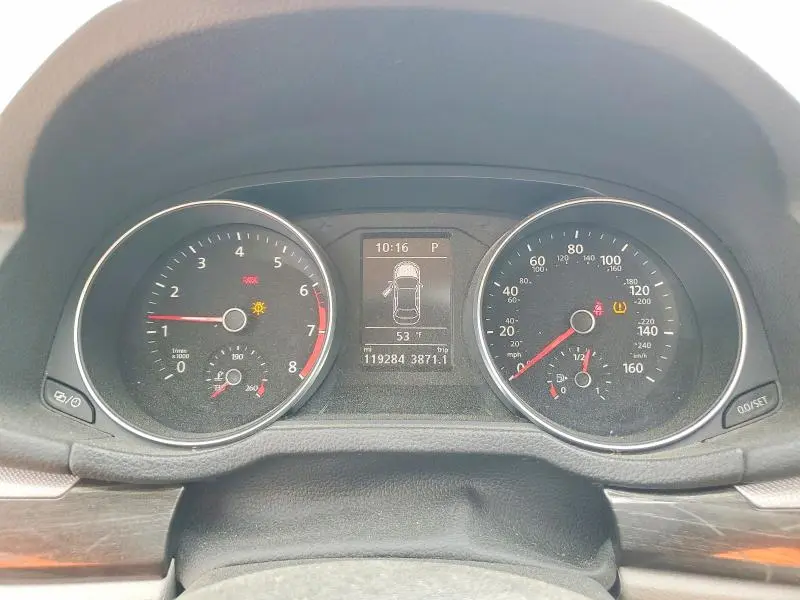 2017 VOLKSWAGEN PASSAT   