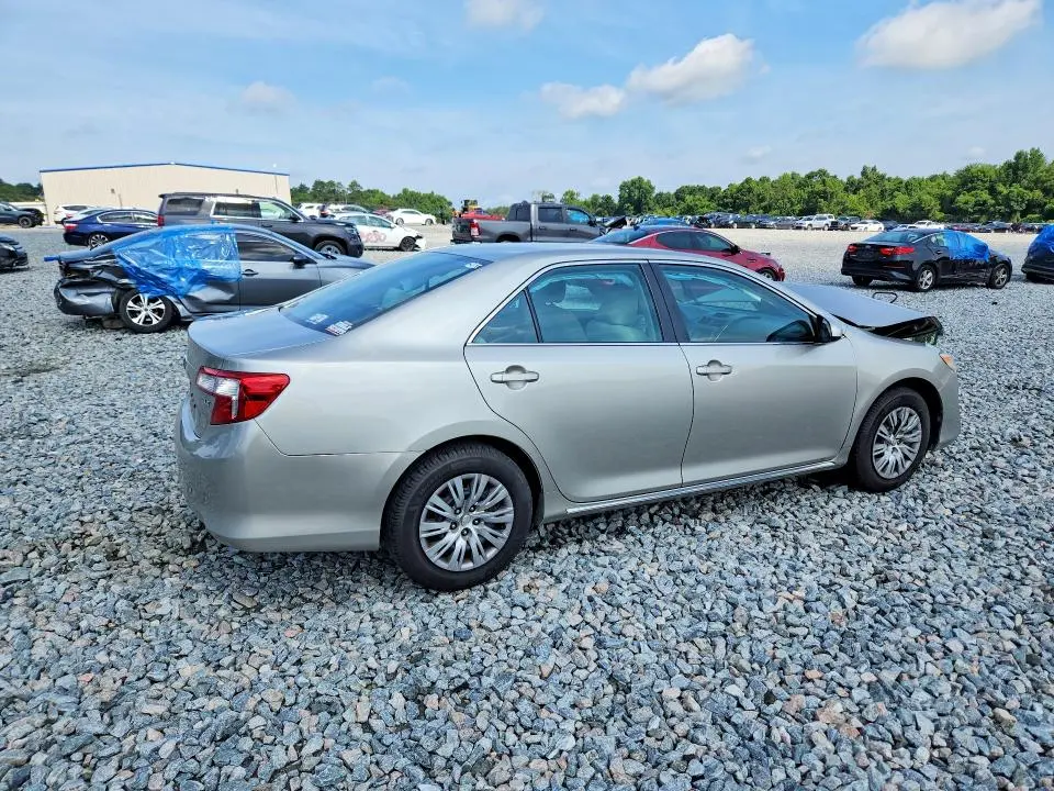 2014 TOYOTA CAMRY LE  
