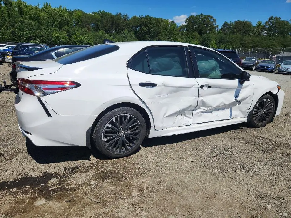 2020 TOYOTA CAMRY SE NIGHTSHADE  