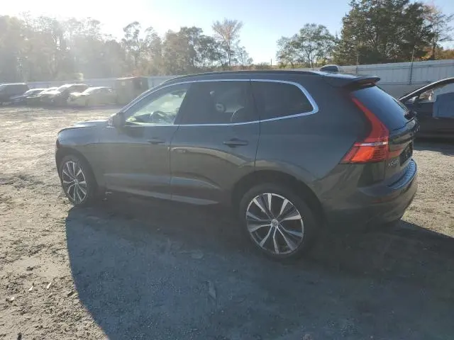 2022 VOLVO XC60 B5 MOMENTUM  