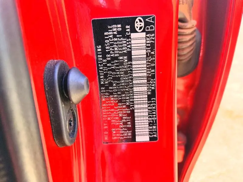 2019 TOYOTA COROLLA   