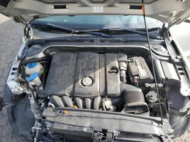 2011 VOLKSWAGEN JETTA SE  